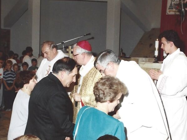 Poświęcenie kościoła 1994 - zdjęcie 30