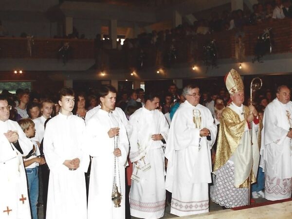 Poświęcenie kościoła 1994 - zdjęcie 4